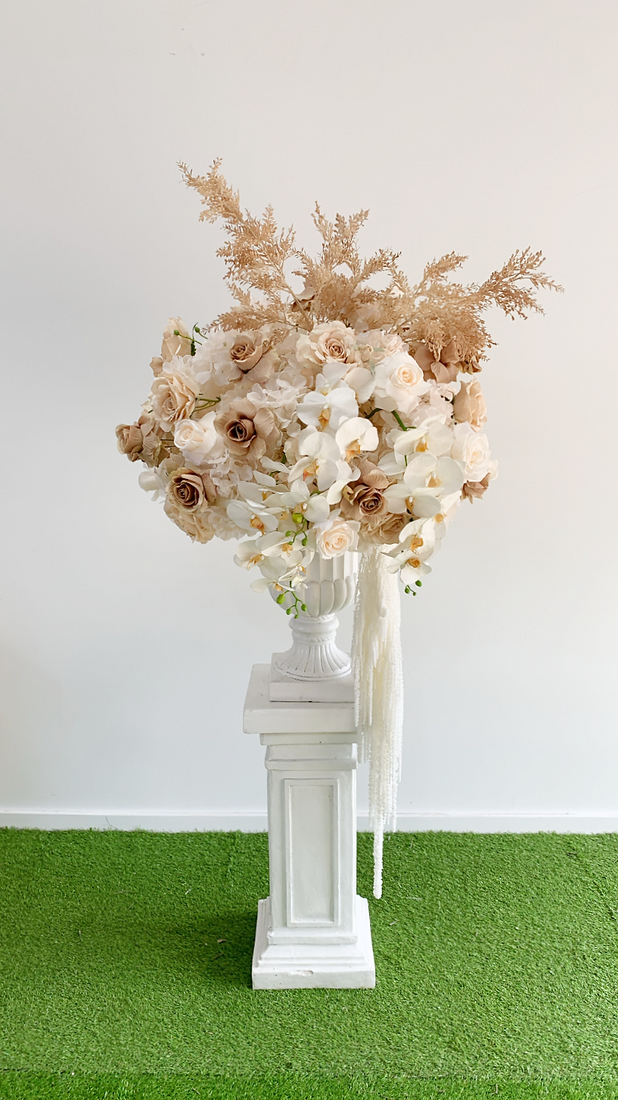 9920e0_b2db26adb2ff47c8937f515e89549c9emv2.png Classic Urns with Pedestal - Image 1